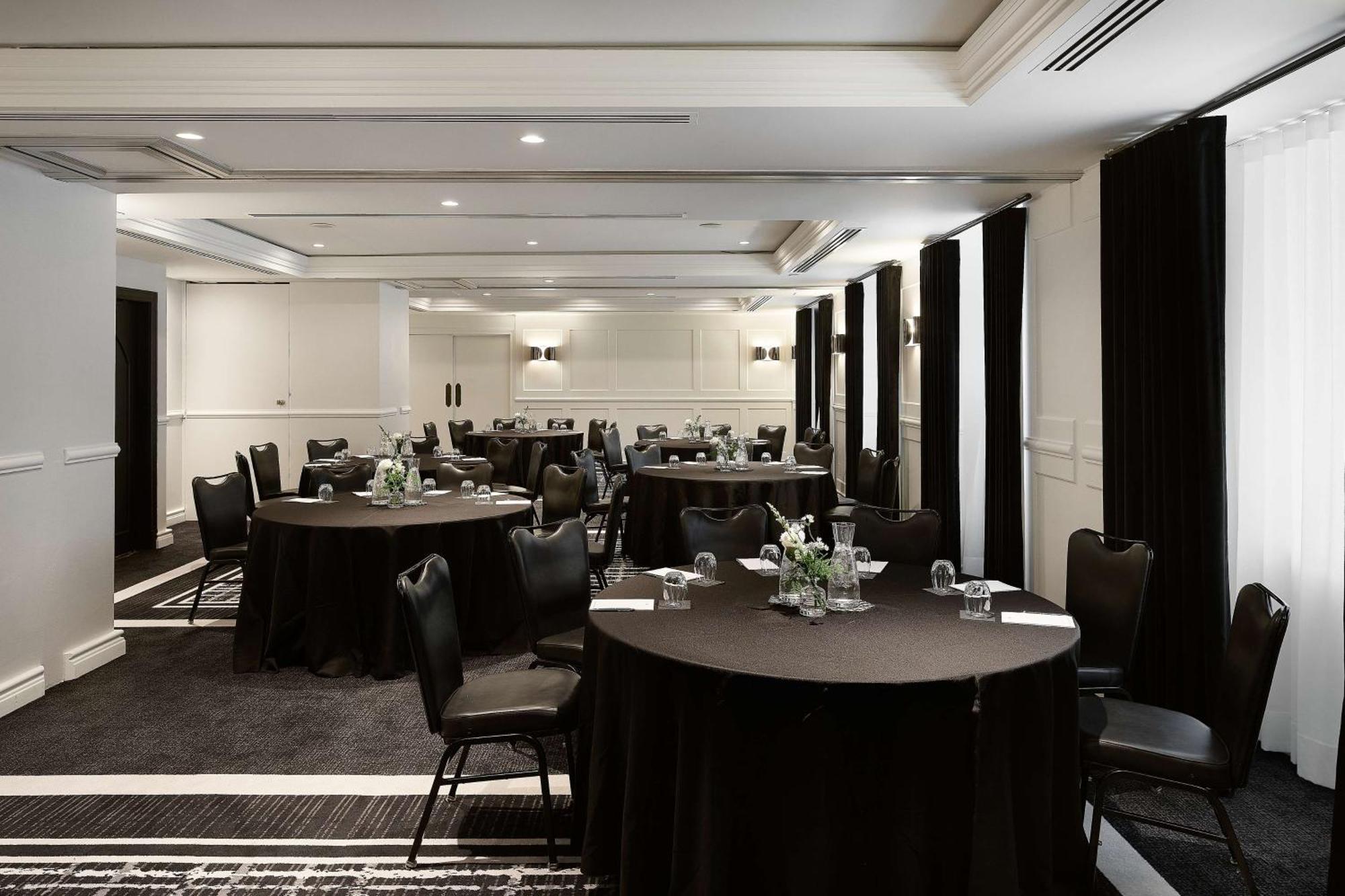 โวก โฮเทล มอนทรีออล ดาวน์ทาวน์ Hotel มอนทรีอัล ภายนอก รูปภาพ